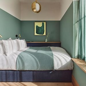 Studio con letto king size